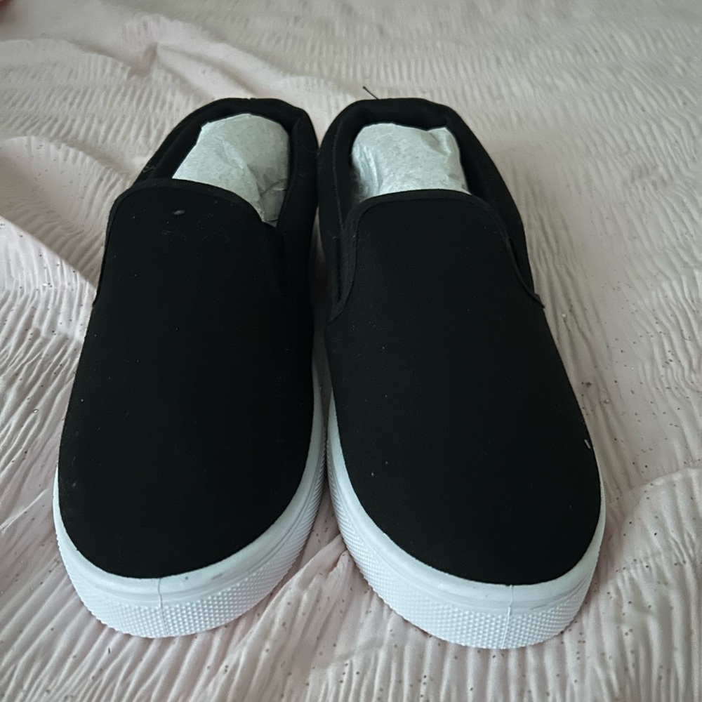 FabKids Black and White Slip-On Sneakers